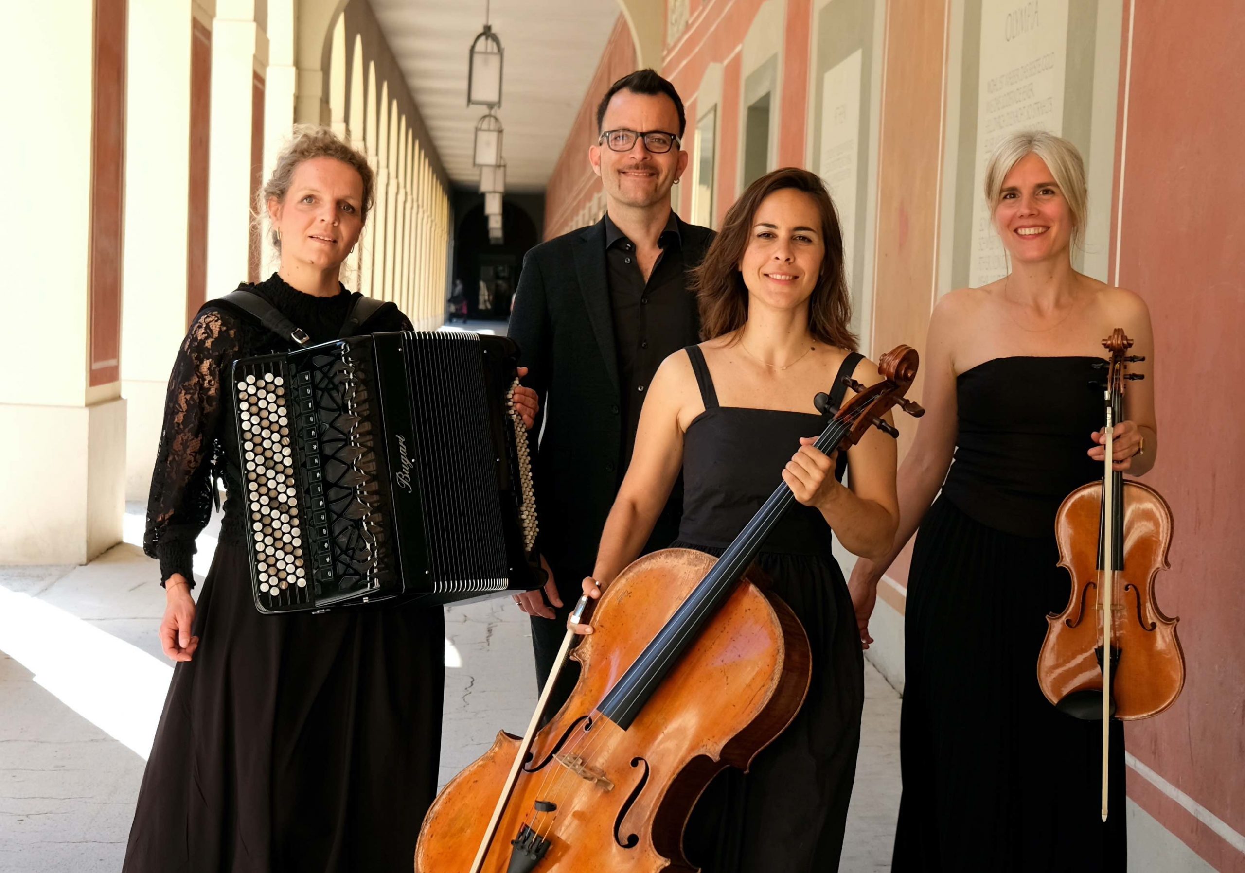 Michael Schleicher und Ensemble Luise © Milla Stoelken